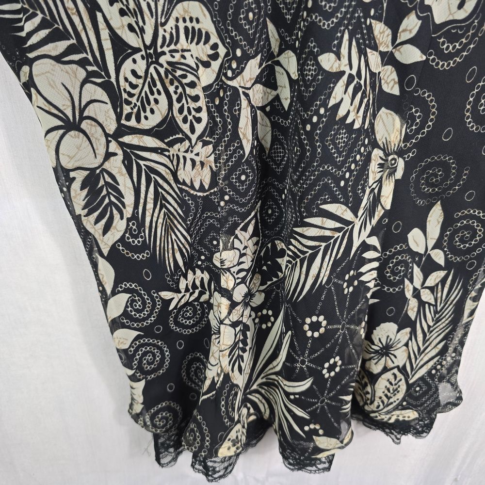 White House Black Market Sleeveless Blouse Black Floral Top - Picture 11 of 12